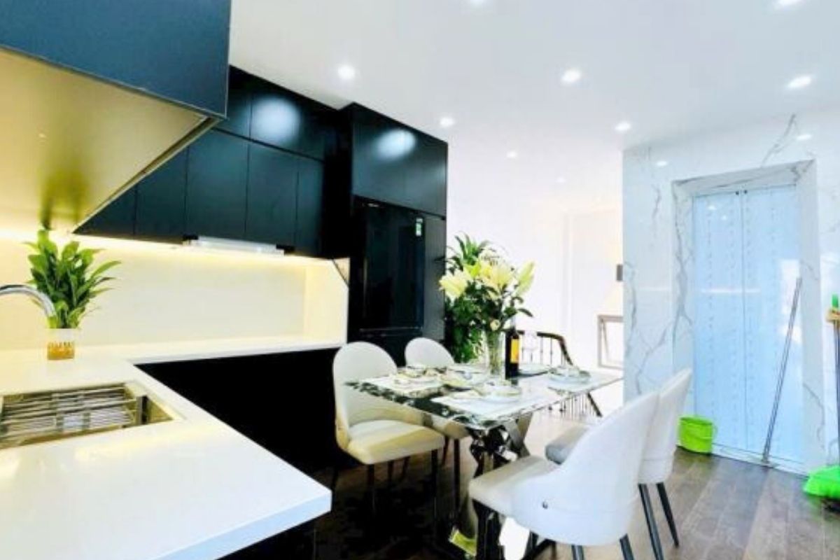 Nhà Lô Góc Thang Máy – Ô Tô Đỗ Cửa – Minh Khai 45m², Mt 3.5m – Giá 12 Tỷ