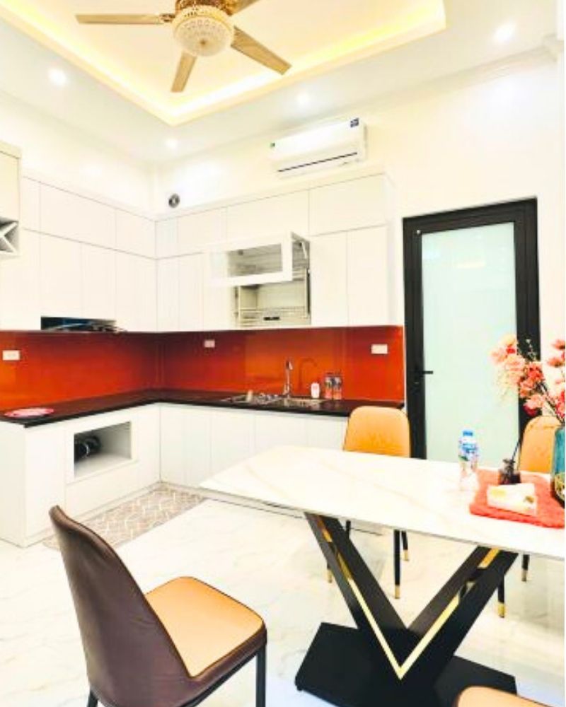 Bán nhà phố thái hà 50m² 6 tầng thang máy phân lô ô tô 18 tỷ