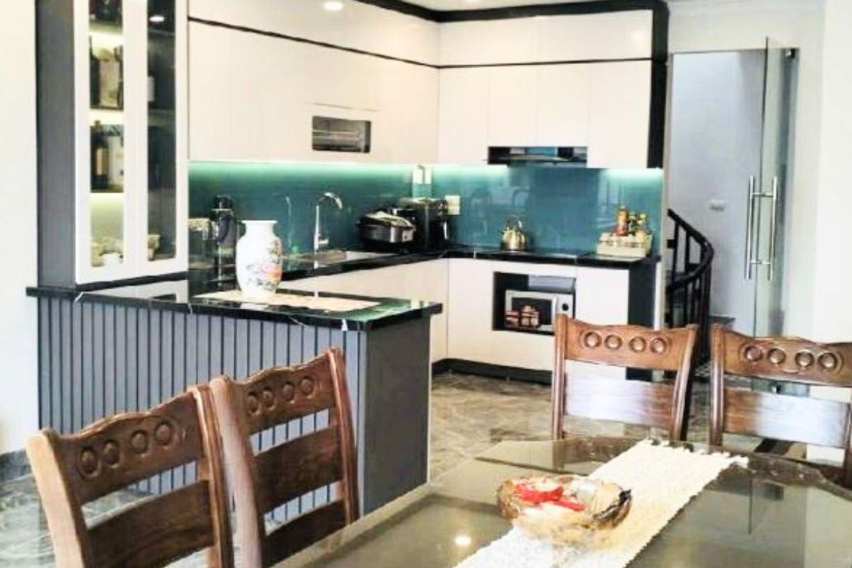 Bán nhà Đức Diễn 48m², lô góc thang máy, 6 tầng, 8 phòng khép kín, giá 9 tỷ