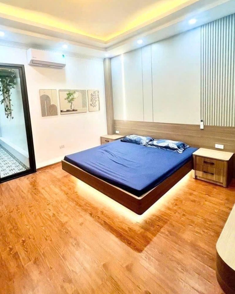 Bán nhà Thanh Xuân 80m², lô góc, ô tô tránh, MT 13.3m, kinh doanh, 28 tỷ